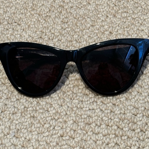 Saint Laurent Cat Eye Sunglasses - Picture 4 of 7